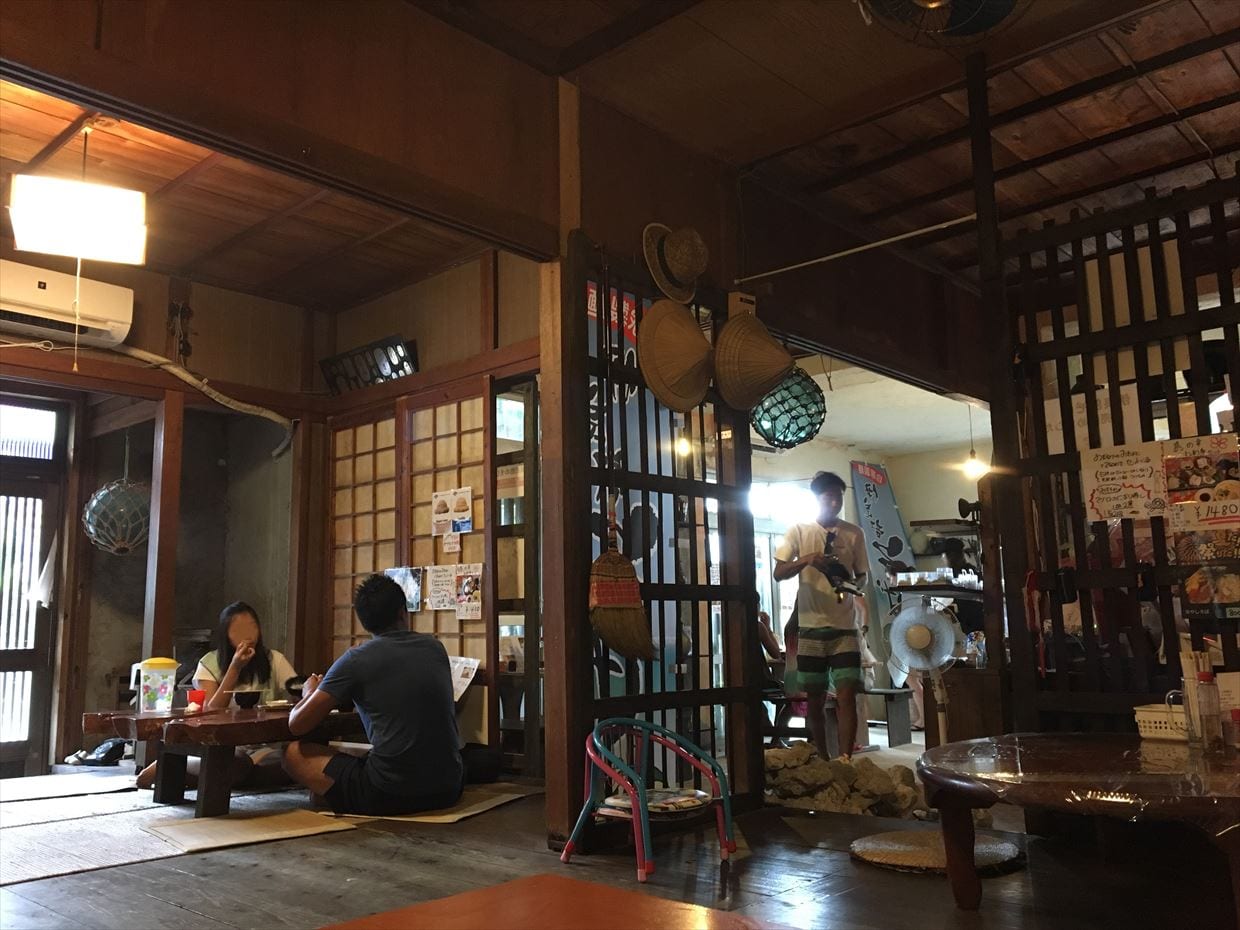 店内はこんな感じ