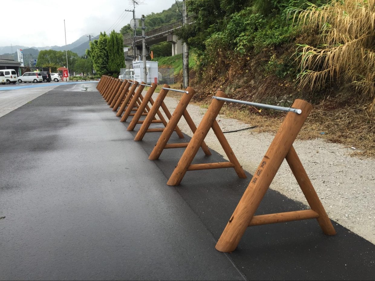 愛媛県提供のラック