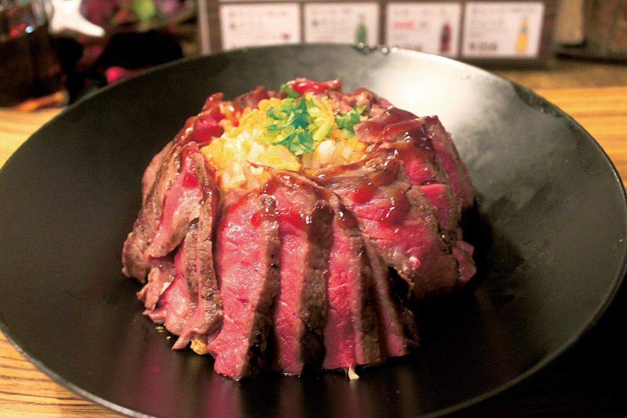 ▲通常サイズのステーキ丼は1,100円