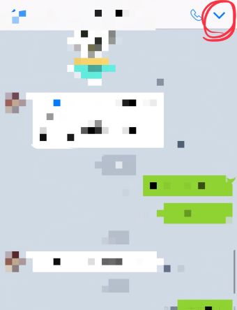 LINEのトーク画面の右上の「V」