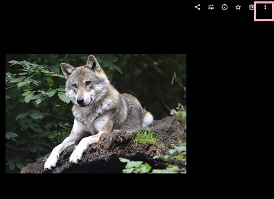 右上に表示されているメニューボタンをクリック