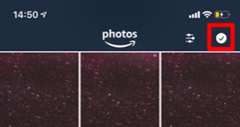 写真の画面を開き、右上のチェックのマークをタップし共有したい写真や動画を選択