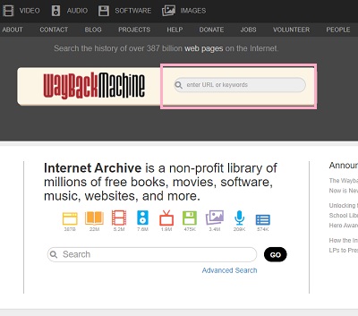 サイトの上部にある「WayBackMachine」の入力フォームに、見たいサイトのURLを入力してEnterキーを押す