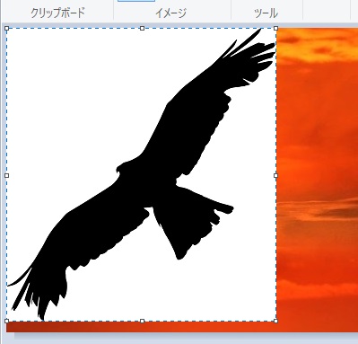 白い背景まで一緒に貼り付けられる