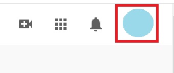 YouTubeを開き、右上のアイコンをクリック