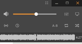 左上から順に音量バー・イコライザー・視覚効果・ラジオキャプチャ・スケジューラの設定・区間リピート・トラックのリピート・シャッフルの有効/無効