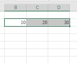D2セルに「=SUM(B2:C2)」と入力