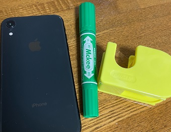 油性ペンとセロハンテープを用意