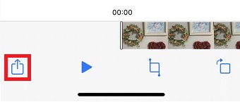 共有ボタンをタップ