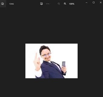 「フォト」アプリが起動し、画像が表示された