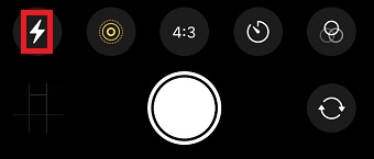 フラッシュのマークをタップ