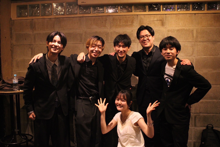 星を投げるスーパーペンギン