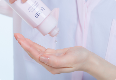 2種のテクスチャー（しっとり・みずみずしい）は肌への効果・保湿力も同じ！季節や気分で選べる自由さも好き