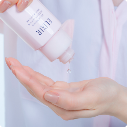 2種のテクスチャー（しっとり・みずみずしい）は肌への効果・保湿力も同じ！季節や気分で選べる自由さも好き