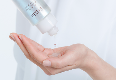 スーッと浸透※3してベタつかない！髪ペタも気にならず、ありがたい