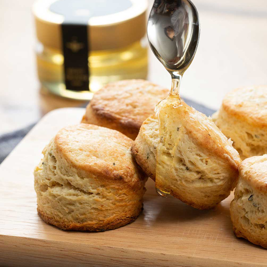 EIGHT CROWNSより 国産 非加熱 生はちみつ ACACIA (110g)をプレゼント！