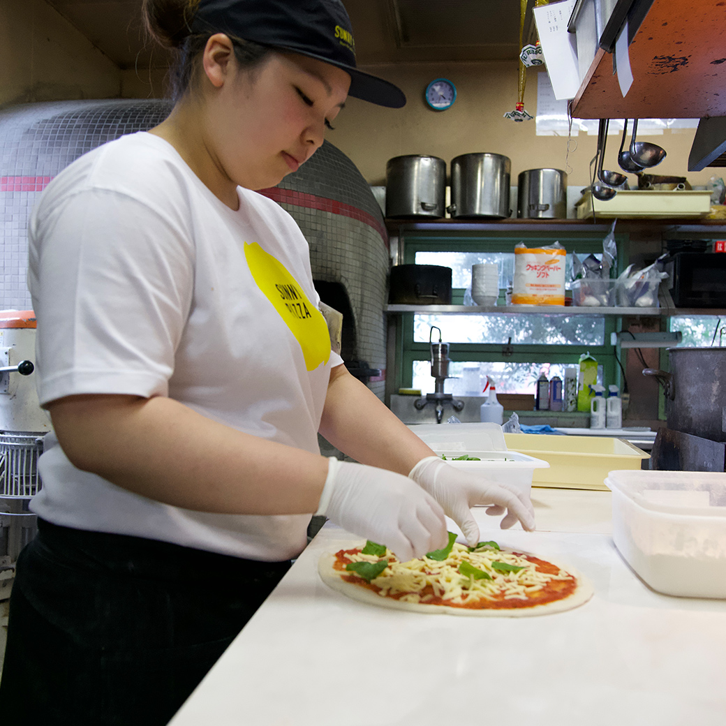 SUNNY PIZZAより フレッシュマルゲリータプレミアム ピザ をプレゼント！