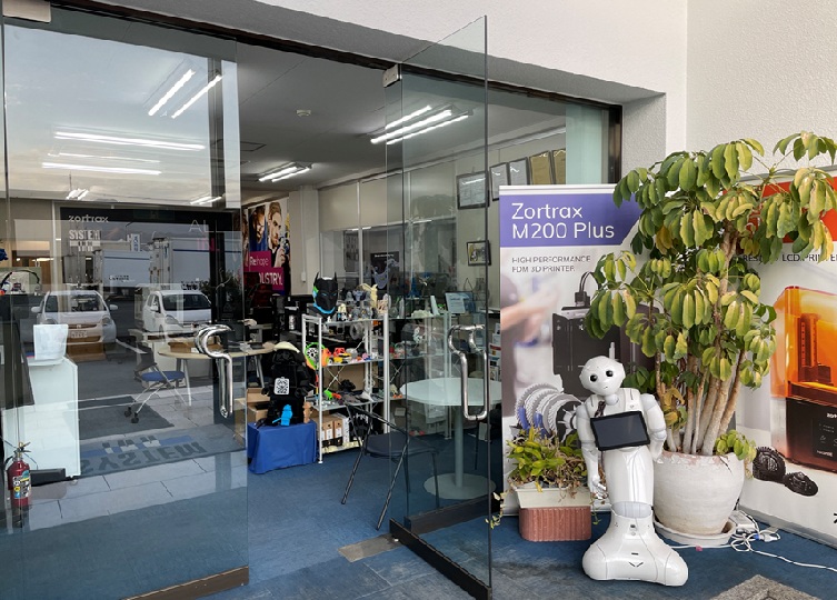 【営業職】コンピュータ機器の提案・販売、機器の設置やセットアップ作業など。外国人材ならではの視点からの提案力を期待します。