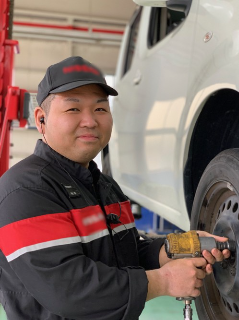 【整備士(テクニカルスタッフ)】当社の最先端技術をしっかり安全に守る車のドクター的存在!🚘/各種手当が充実🌟外国人採用実績あり!