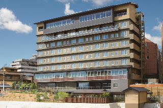 【フロント総合職】日本最古の湯といわれる道後温泉にあるホテルでお客様をおもてなし🌟外国籍の方の採用実績あり!/語学力を活かす