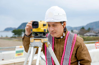 【施工管理職】100年に渡り地域に密着し、人が安心して暮らせるインフラ整備を行っている会社です🌟/転勤無し・外国人採用実績あり!!