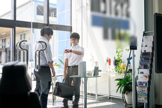 【営業職】コンピュータ機器の提案・販売、機器の設置やセットアップ作業など。外国人材ならではの視点からの提案力を期待します。