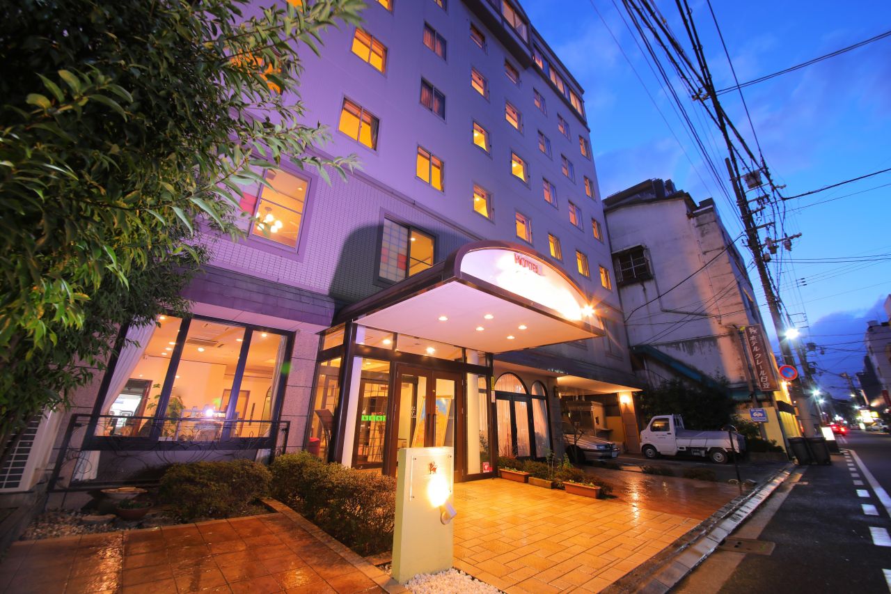 【宿泊フロントスタッフ】チェックイン・チェックアウトなどのフロント業務ほか🏩「小さな高品室」をテーマに小さな心遣いと個性あふれる居心地のよい空間を提供するホテルではたらく/語学力を活かす