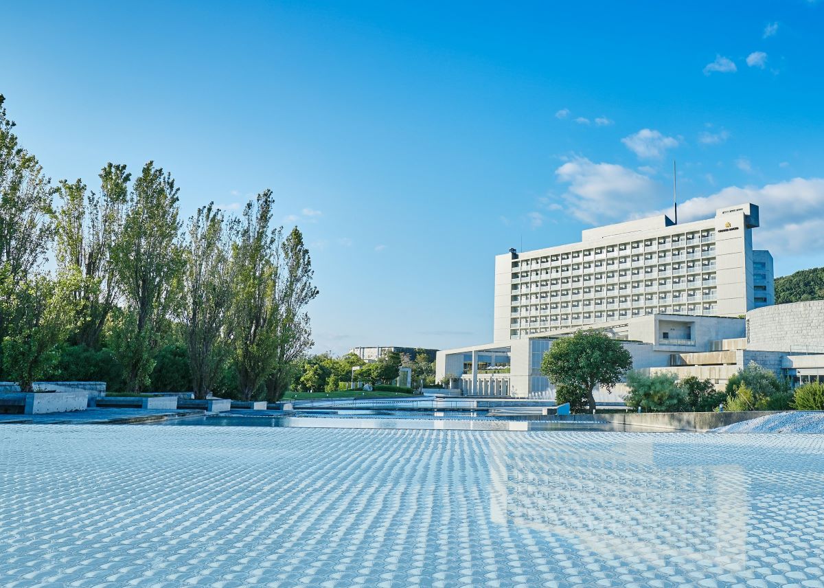 【ホテルスタッフ】「花の香りと海の風が織りなす最上級のくつろぎ」をテーマにしたホテルでよりよいサービスを一緒に提供しませんか?/語学力を活かす/外国籍の方の採用実績あり!