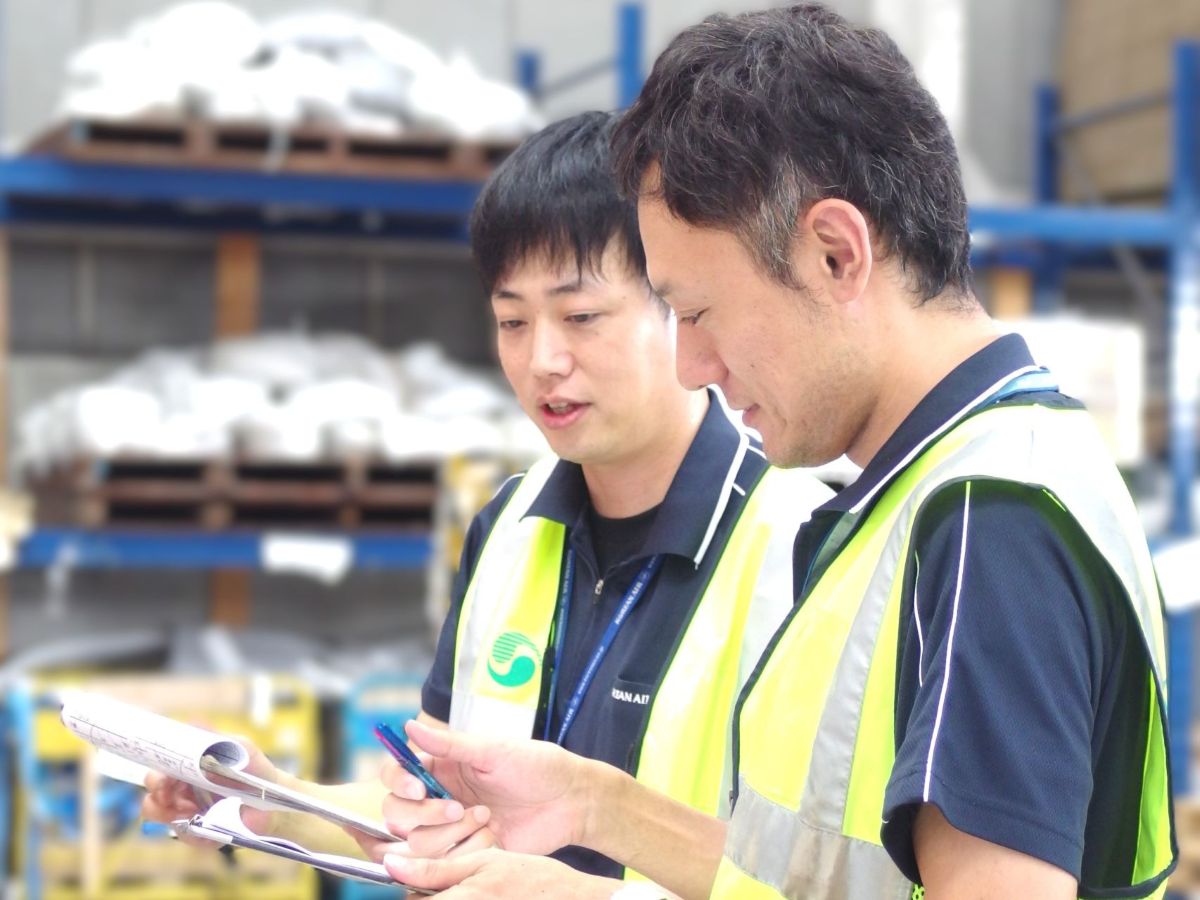 【航空貨物サービススタッフ】航空貨物便の取扱に関するデータ入力×電話対応やメール対応×現場作業確認