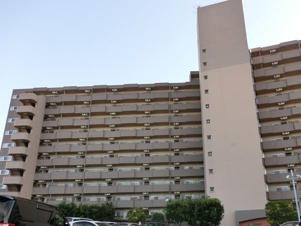 本郷台サンハイツの外観