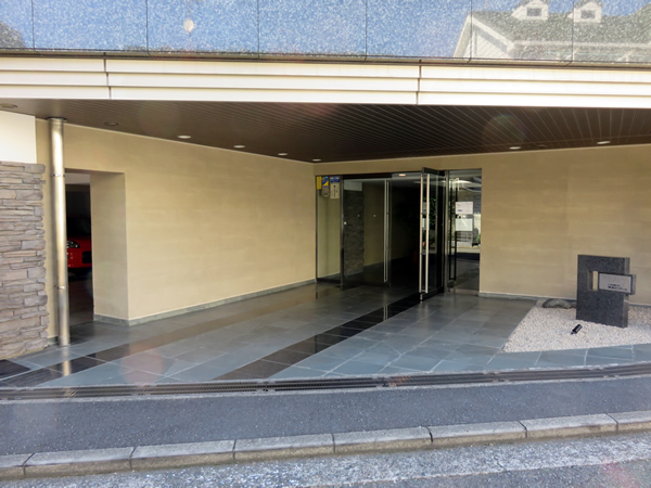 コスモ横浜ガーデン山の外観