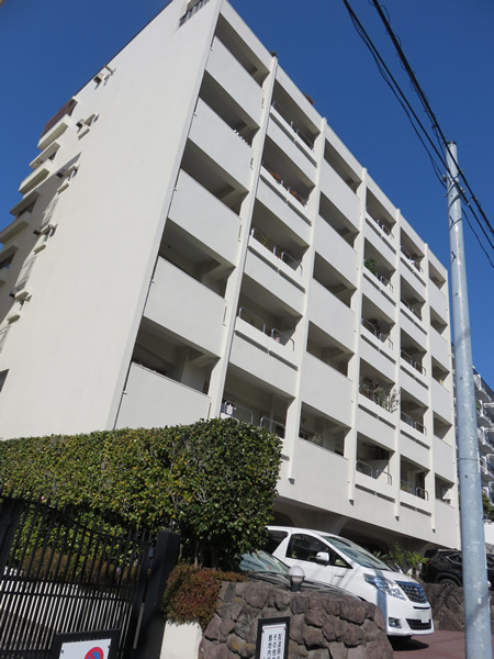 ニュー代々木マンションの外観