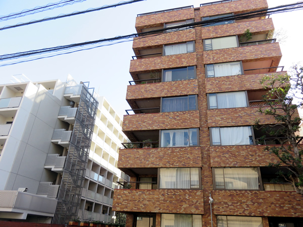 東高参宮橋ペアシティの外観