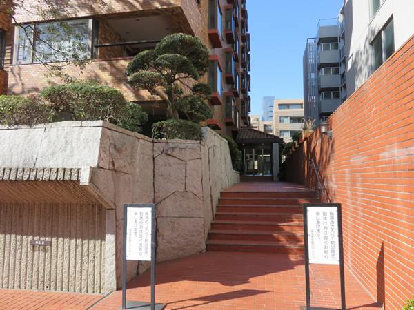 東高参宮橋ペアシティの外観