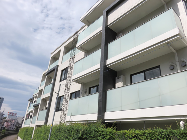 バースシティあざみ野の外観