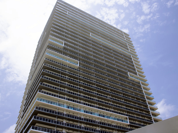 ブリリア有明シティタワーの外観