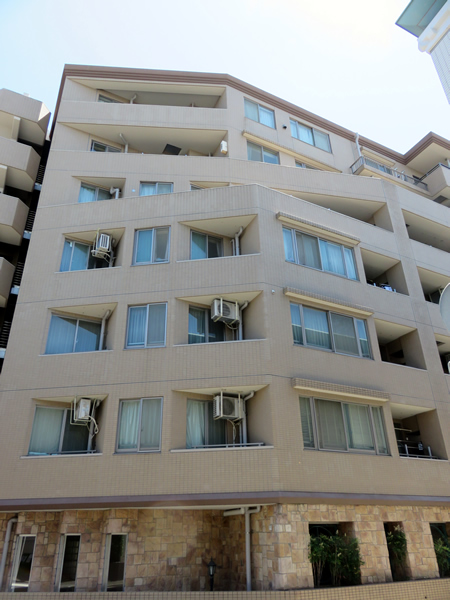 ヴェルビュ横浜反町の外観