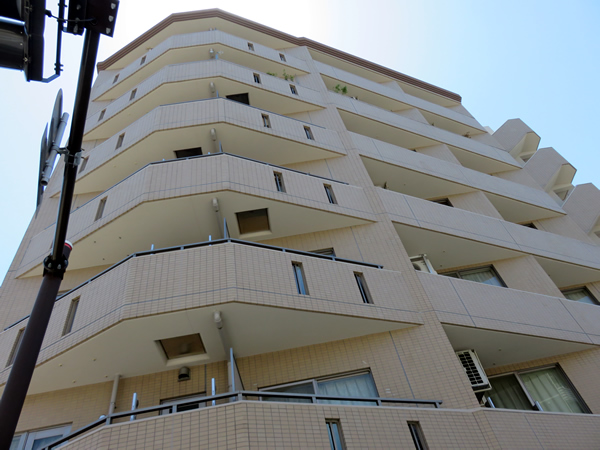 ヴェルビュ横浜反町の外観