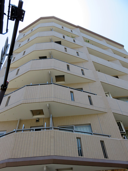 ヴェルビュ横浜反町の外観