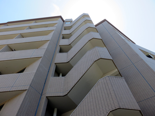 ヴェルビュ横浜反町の外観