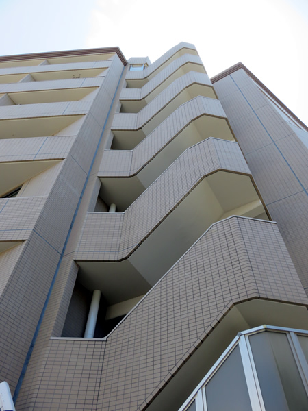 ヴェルビュ横浜反町の外観