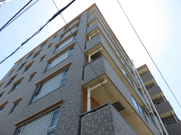 アールヴェール横浜反町の外観