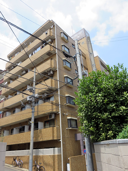 ライオンズマンション反町の外観