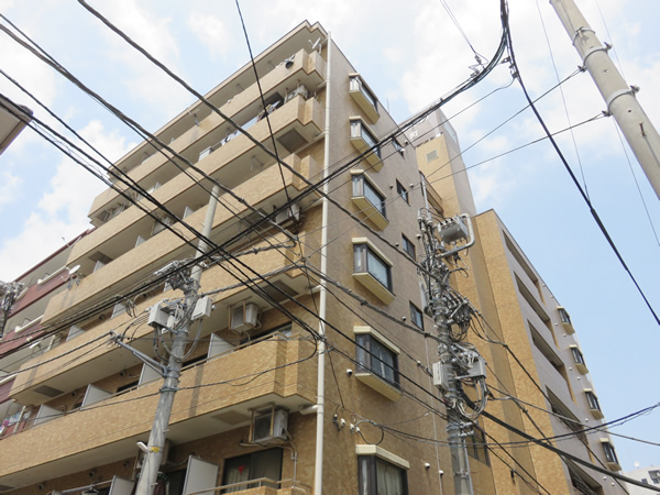 ライオンズマンション反町の外観