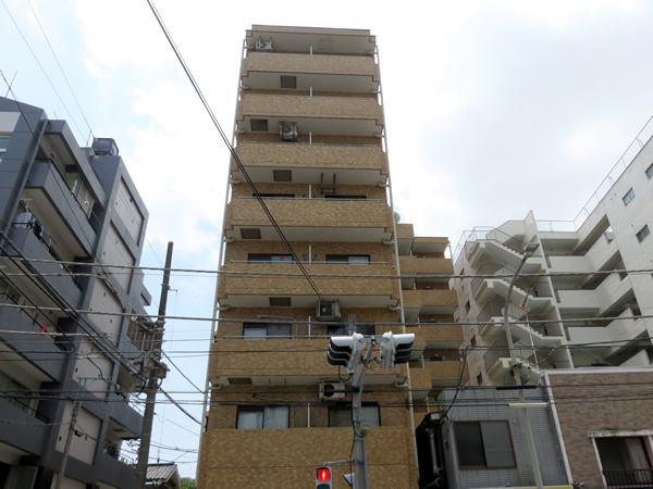 ライオンズマンション反町の外観