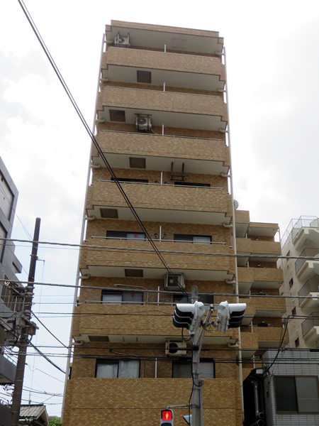 ライオンズマンション反町の外観