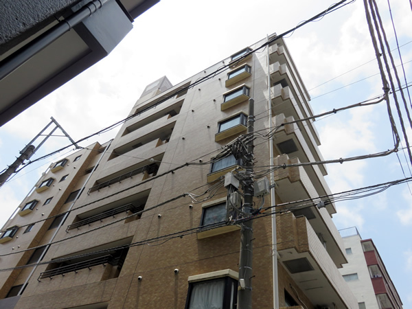 ライオンズマンション反町の外観