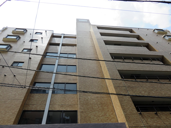 ライオンズマンション反町の外観