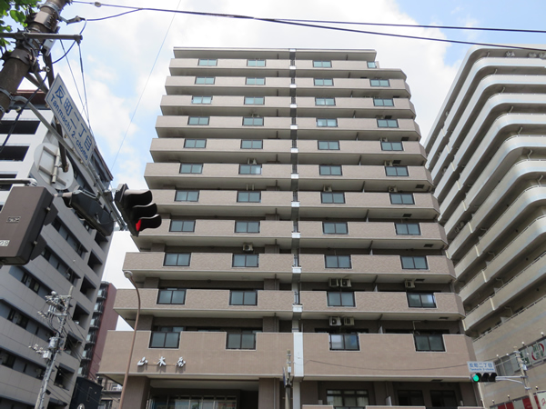 ライオンズマンション反町公園の外観