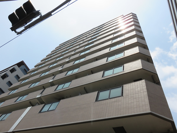 ライオンズマンション反町公園の外観